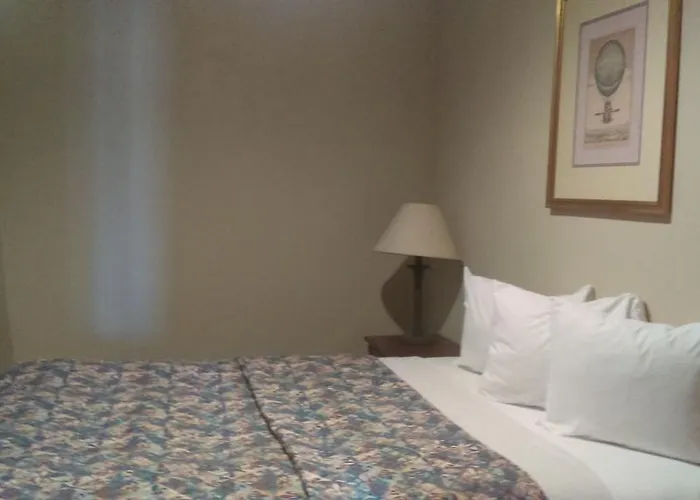 All American And Suites Hotel 2*